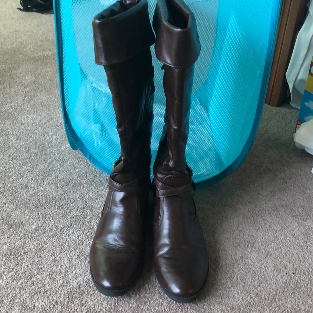 Riding boots